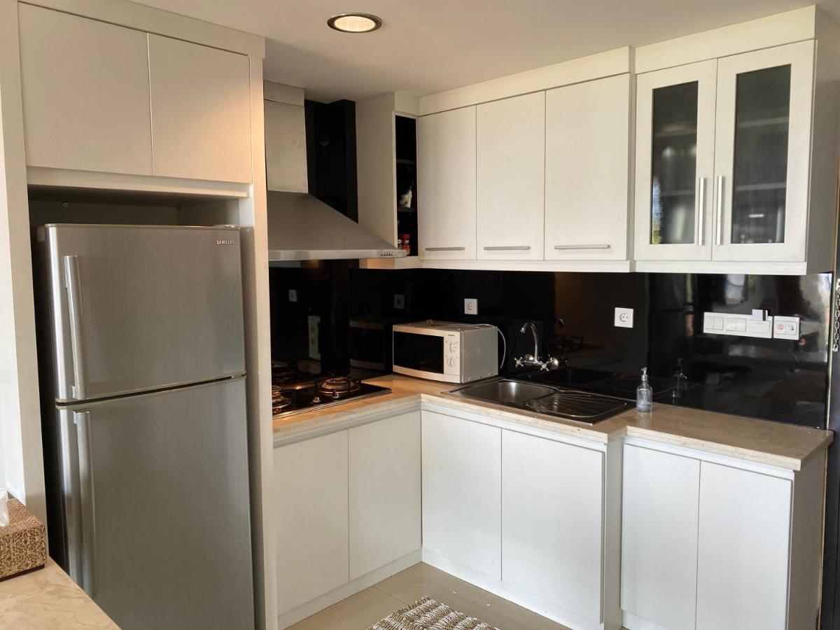 Stylish 2 Bedroom Penthouse Apt, Newly Refreshed, 50 Mbps, Pool, Gym, Resto Кута Екстериор снимка