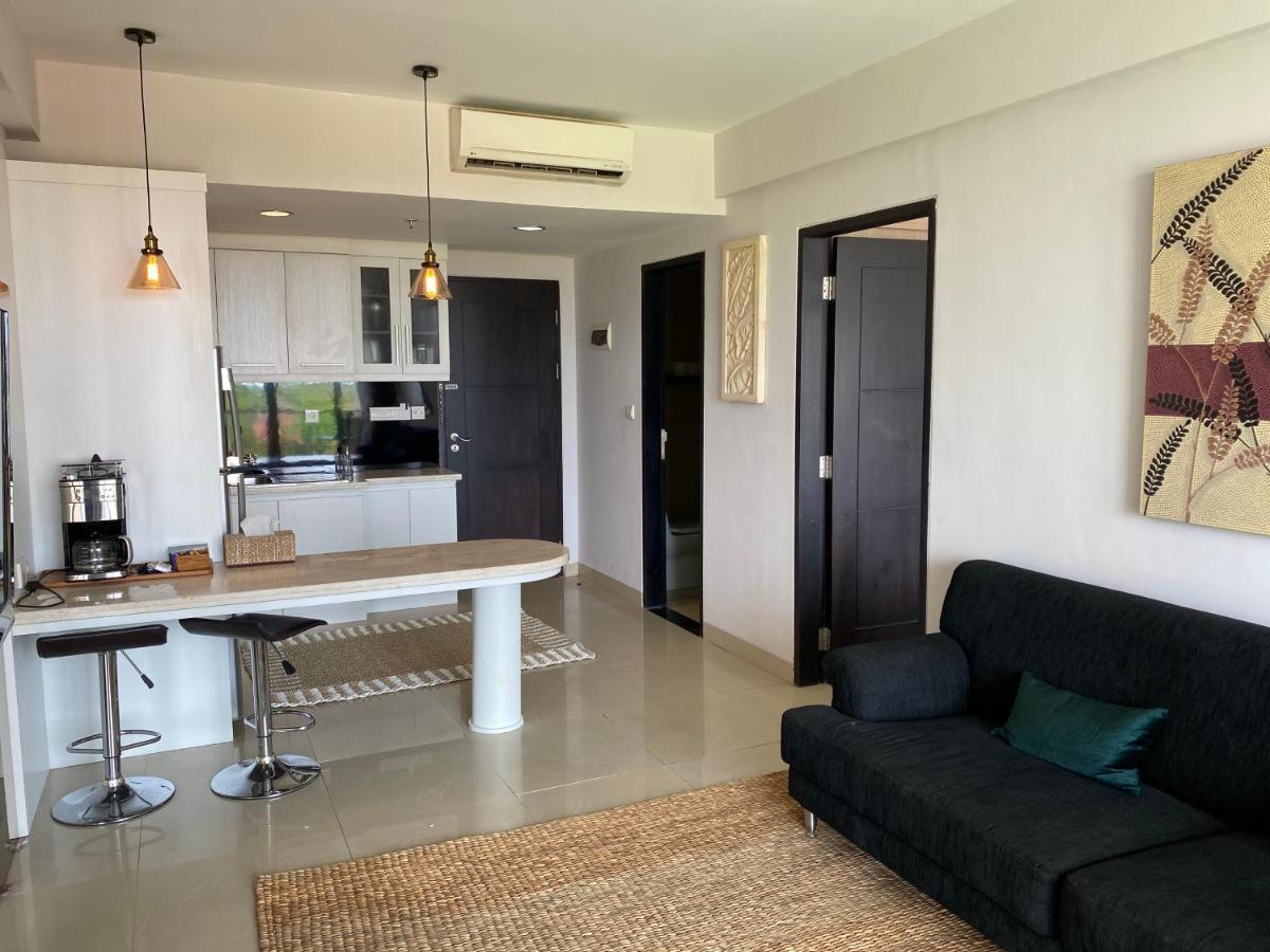 Stylish 2 Bedroom Penthouse Apt, Newly Refreshed, 50 Mbps, Pool, Gym, Resto Кута Екстериор снимка