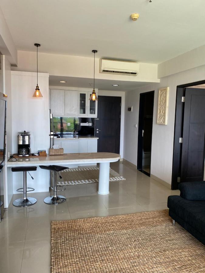 Stylish 2 Bedroom Penthouse Apt, Newly Refreshed, 50 Mbps, Pool, Gym, Resto Кута Екстериор снимка