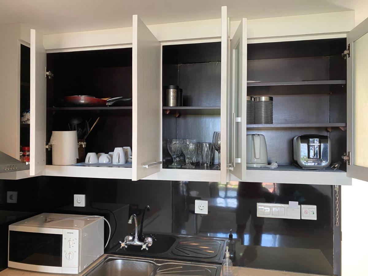 Stylish 2 Bedroom Penthouse Apt, Newly Refreshed, 50 Mbps, Pool, Gym, Resto Кута Екстериор снимка