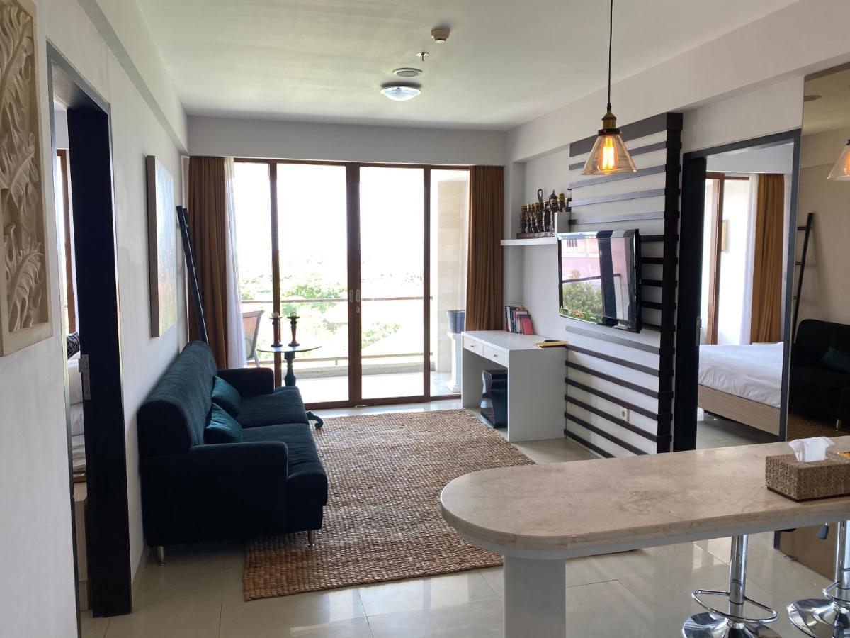 Stylish 2 Bedroom Penthouse Apt, Newly Refreshed, 50 Mbps, Pool, Gym, Resto Кута Екстериор снимка