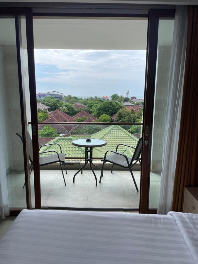 Stylish 2 Bedroom Penthouse Apt, Newly Refreshed, 50 Mbps, Pool, Gym, Resto Кута Екстериор снимка