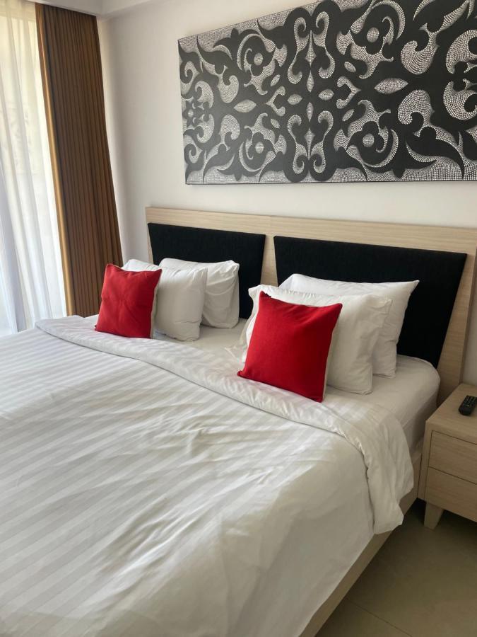 Stylish 2 Bedroom Penthouse Apt, Newly Refreshed, 50 Mbps, Pool, Gym, Resto Кута Екстериор снимка