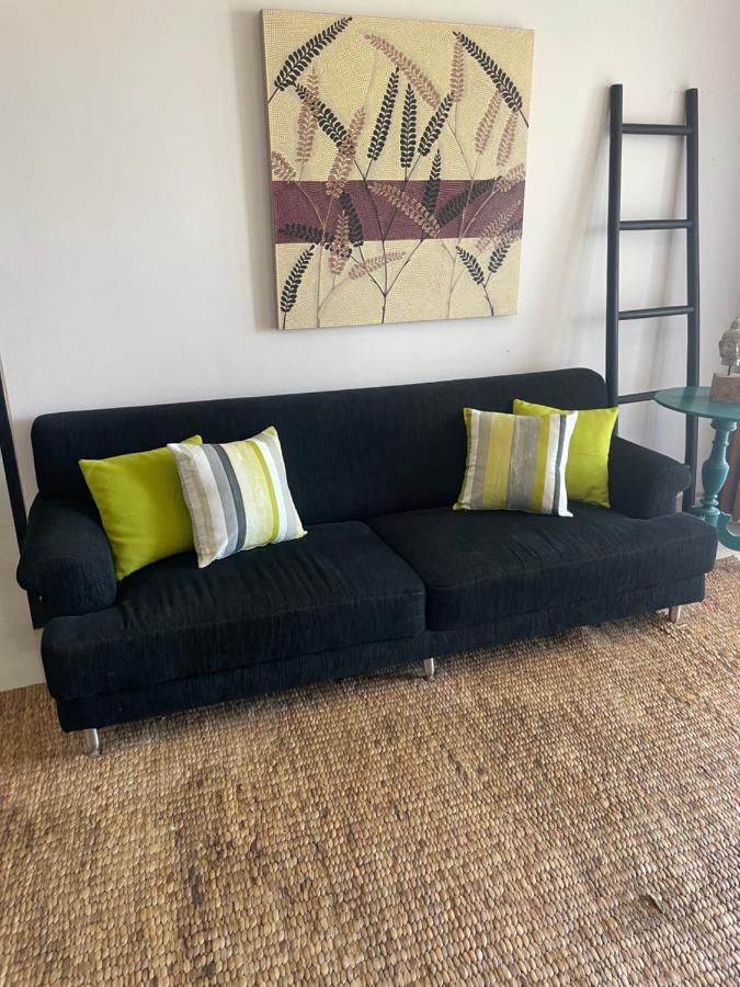Stylish 2 Bedroom Penthouse Apt, Newly Refreshed, 50 Mbps, Pool, Gym, Resto Кута Екстериор снимка